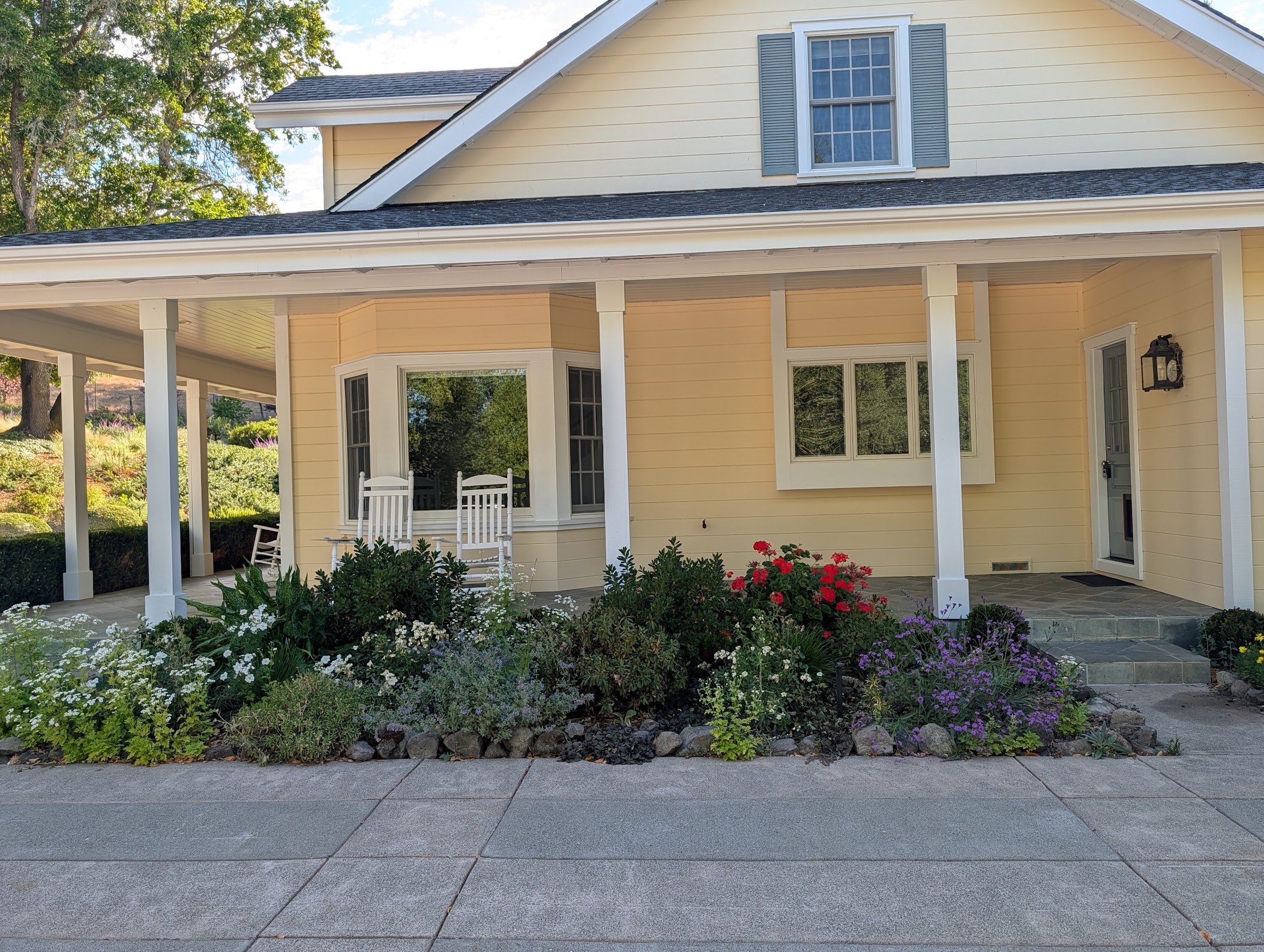 Sonoma vineyard property with farmhouse